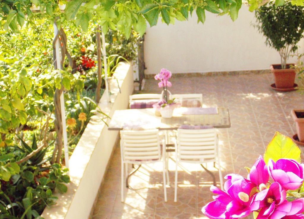 Apartmani Niki Hvar Χβαρ Εξωτερικό φωτογραφία