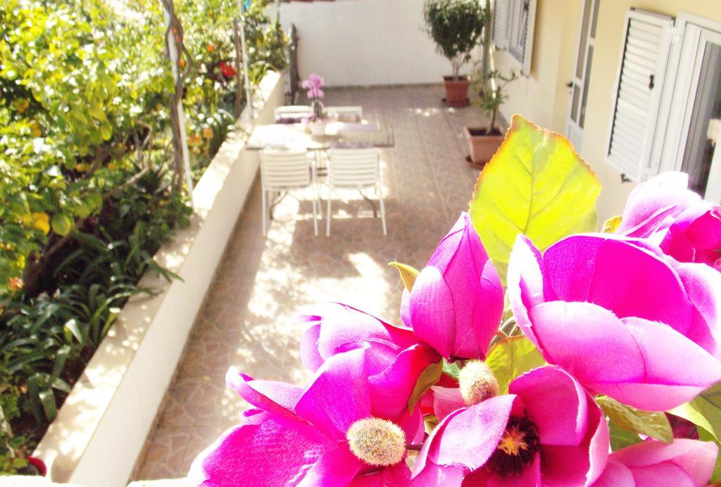 Apartmani Niki Hvar Χβαρ Εξωτερικό φωτογραφία